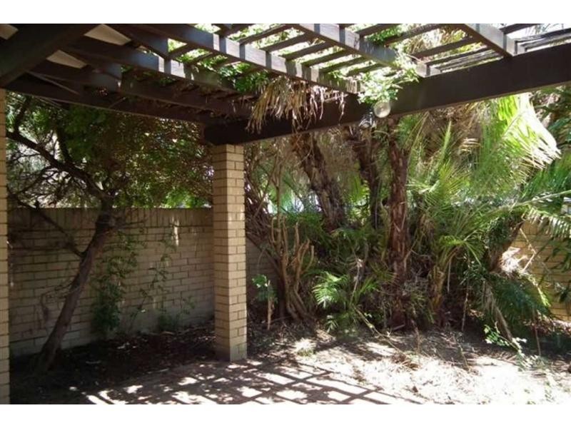 1/8 Wavertree Place, Leederville WA 6007