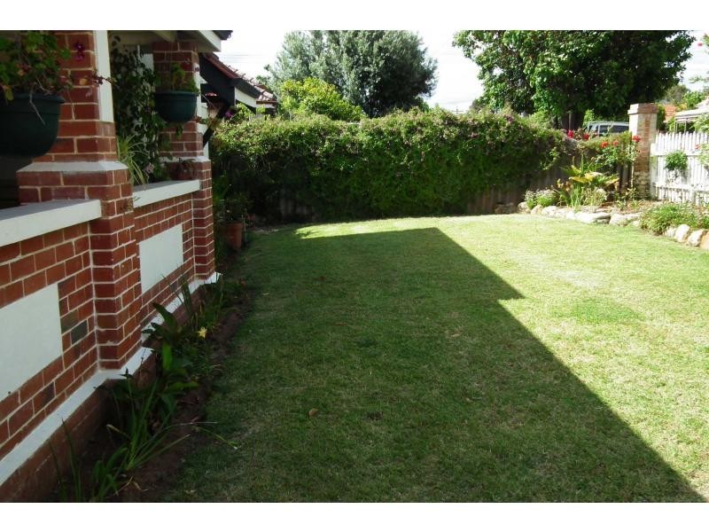 23 Chatham Road, Woodbridge WA 6056