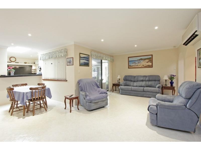 15 Stirling Close, Swan View WA 6056