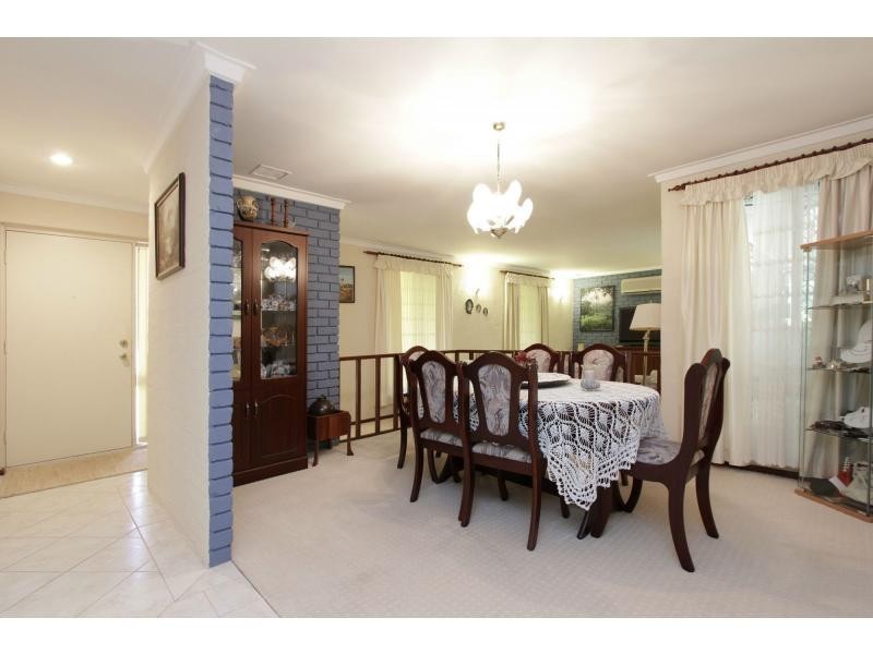 15 Stirling Close, Swan View WA 6056