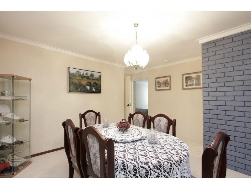 15 Stirling Close, Swan View WA 6056