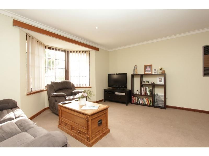 12 Girrawheen Avenue, Girrawheen WA 6064