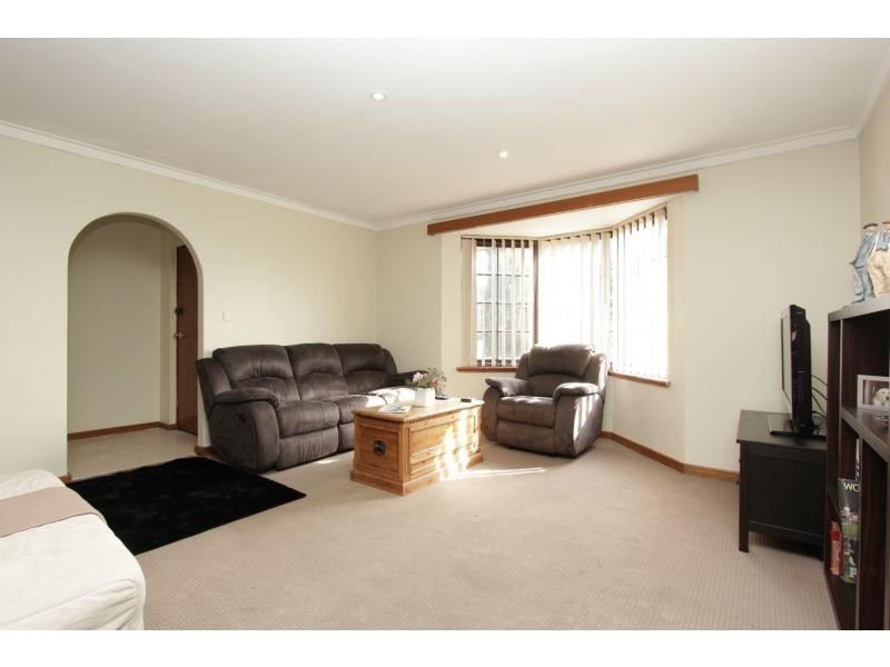 12 Girrawheen Avenue, Girrawheen WA 6064