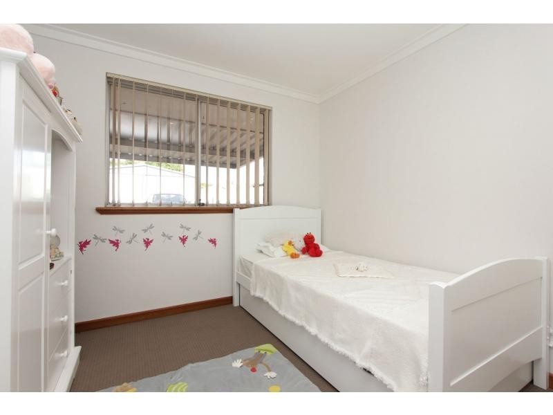 12 Girrawheen Avenue, Girrawheen WA 6064