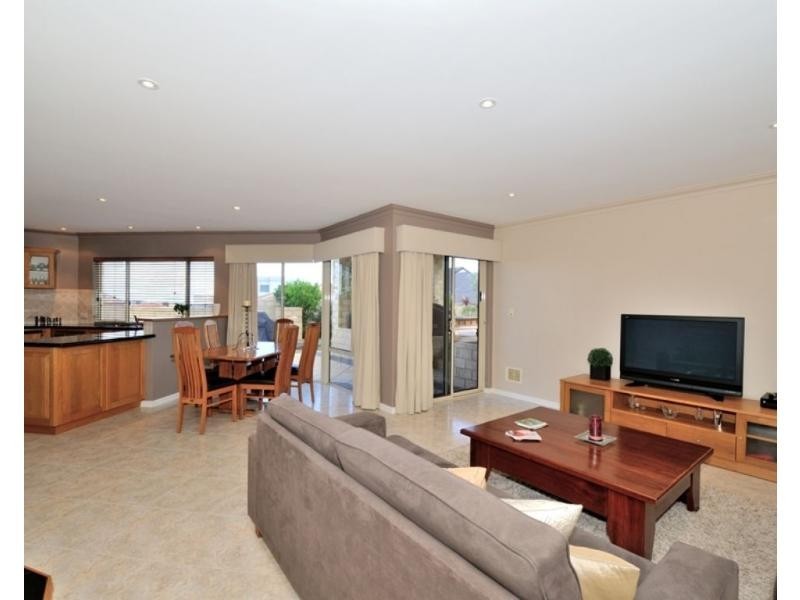 3 Buchanan Rise, Coogee WA 6166