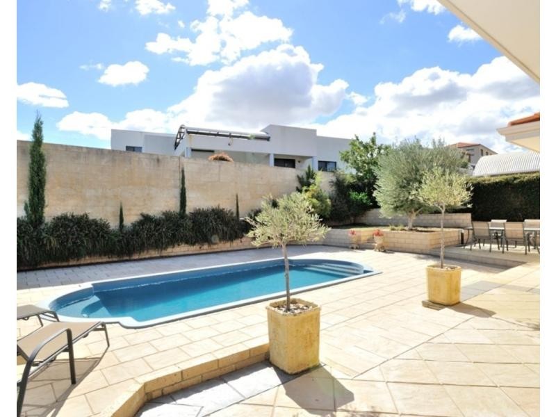 3 Buchanan Rise, Coogee WA 6166