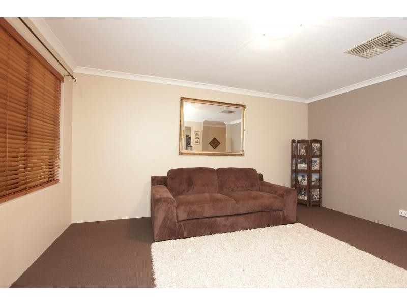 52 Garran Loop, Henley Brook WA 6055