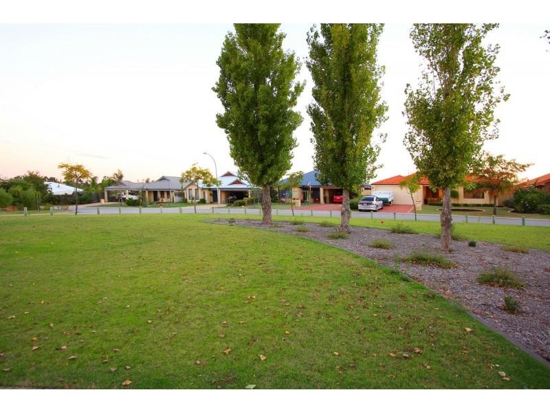 52 Garran Loop, Henley Brook WA 6055