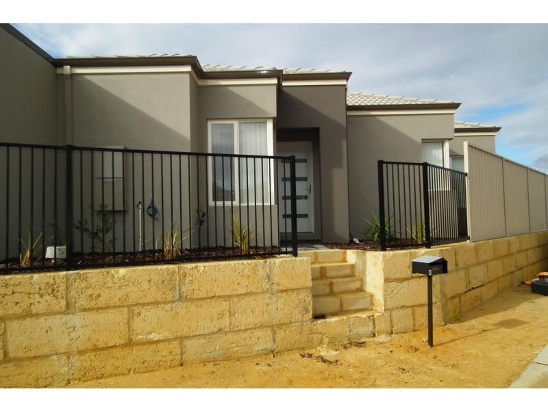 4/6 Ardara Bend, Butler WA 6036