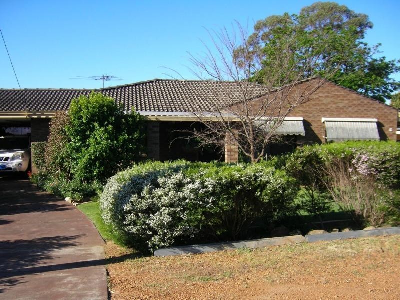 75 Buckingham Road, Swan View WA 6056