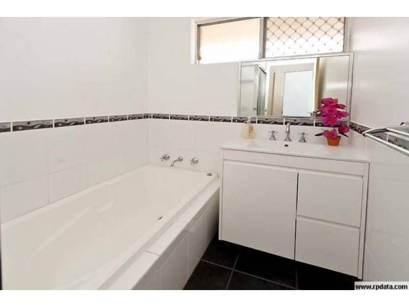 72 Ewart Street, Midland WA 6056