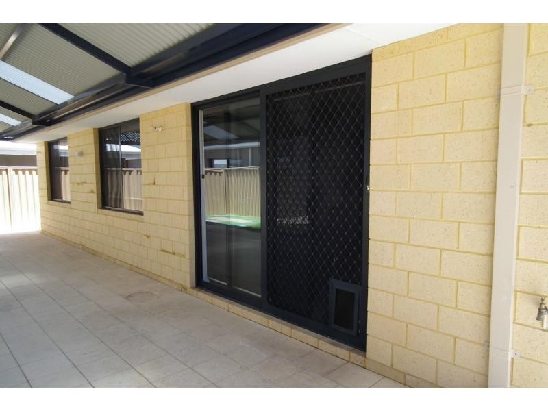 18 Januk Way, South Guildford WA 6055