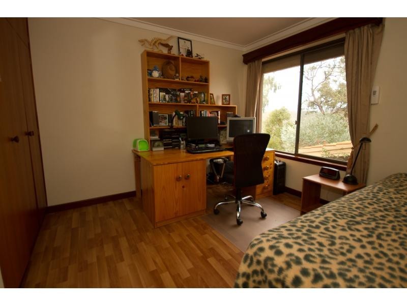 19 Vivian Way, Boya WA 6056