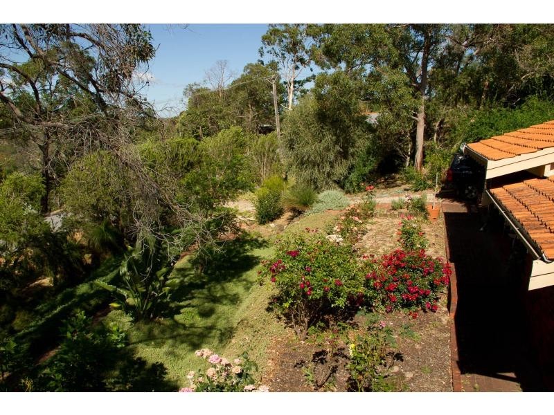 19 Vivian Way, Boya WA 6056