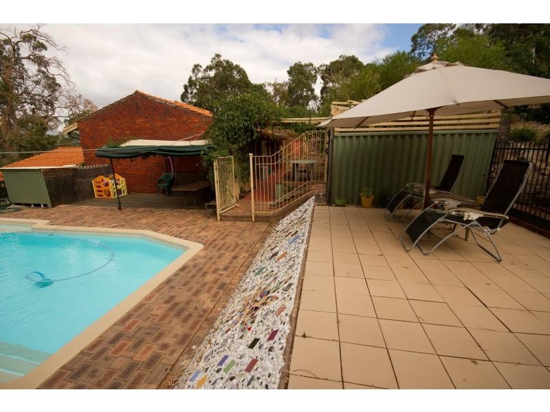 19 Vivian Way, Boya WA 6056