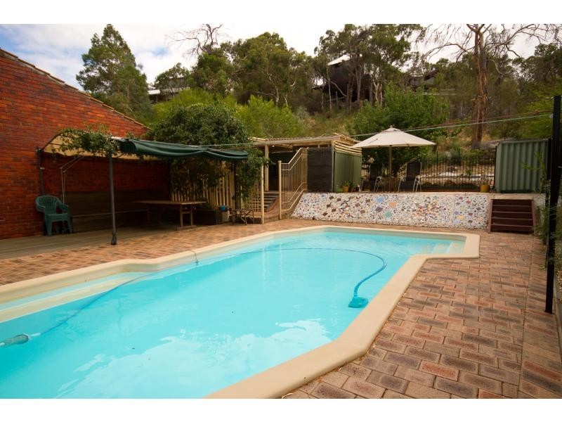 19 Vivian Way, Boya WA 6056