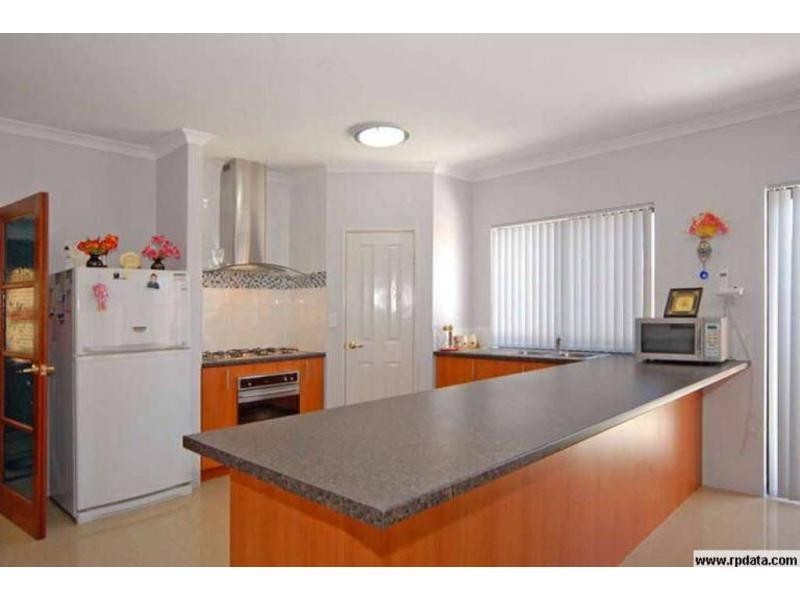 8 Fin Place, Beechboro WA 6063