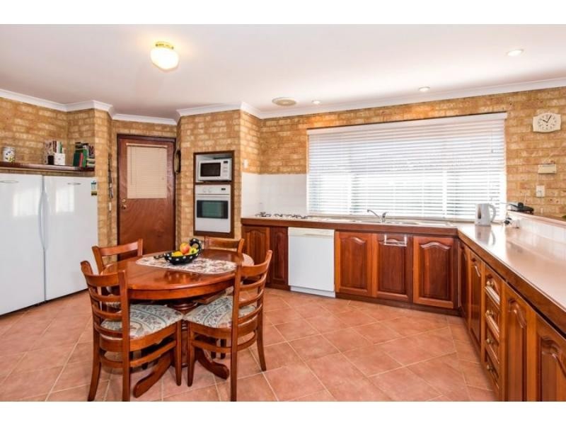 62 Lakeside Drive, Helena Valley WA 6056