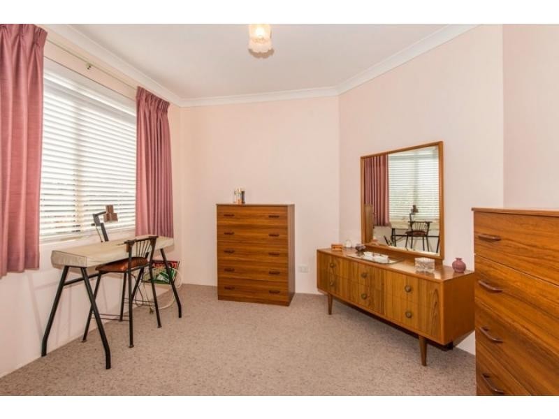 62 Lakeside Drive, Helena Valley WA 6056