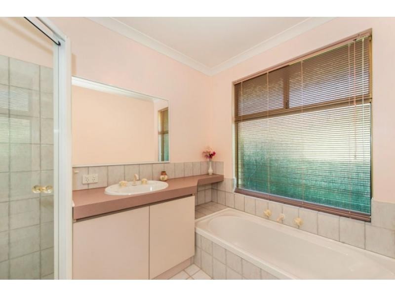 62 Lakeside Drive, Helena Valley WA 6056