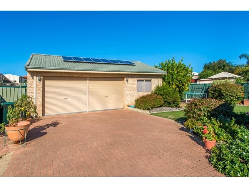 62 Lakeside Drive, Helena Valley WA 6056
