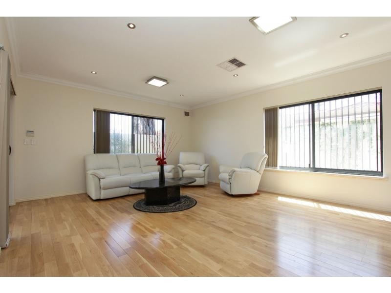 1 Cannon Street, Bayswater WA 6053
