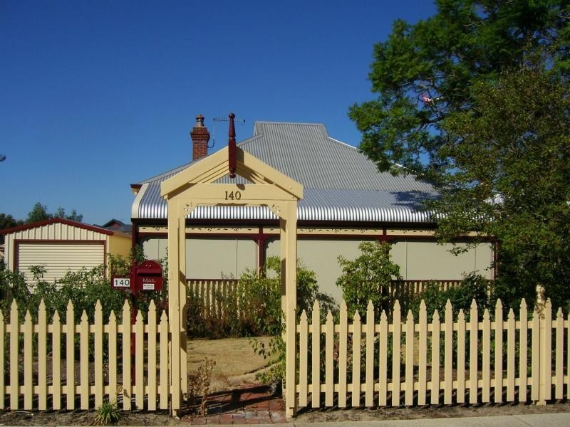 140 Queens Road, South Guildford WA 6055
