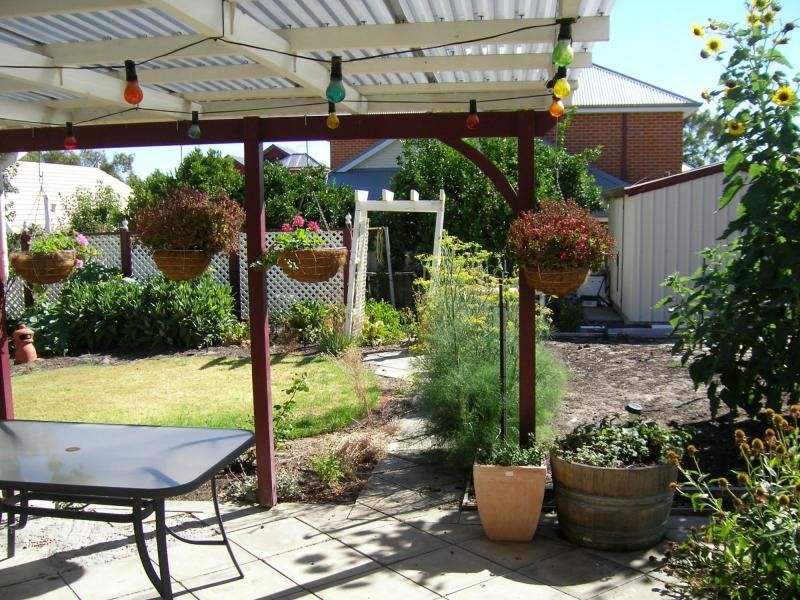 140 Queens Road, South Guildford WA 6055