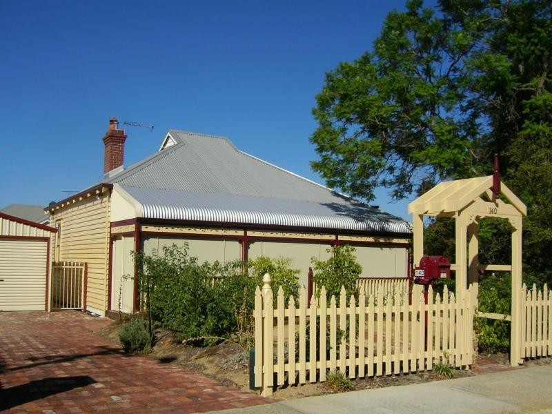 140 Queens Road, South Guildford WA 6055