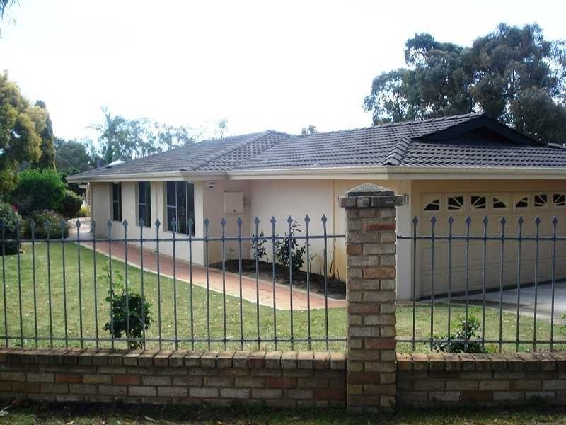 14 Loder Way, South Guildford WA 6055