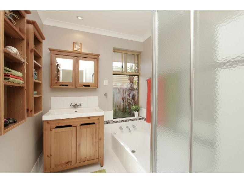 51 Addington Way, Marangaroo WA 6064