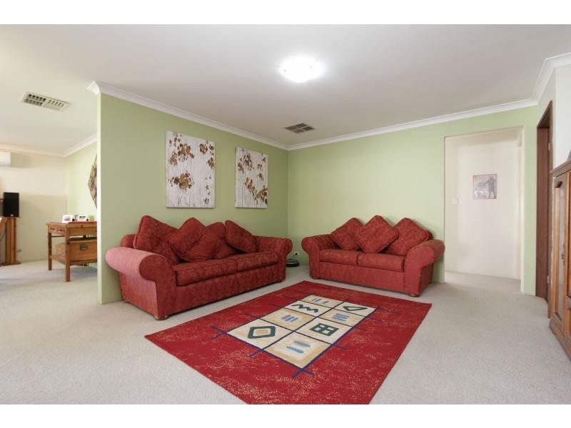 51 Addington Way, Marangaroo WA 6064