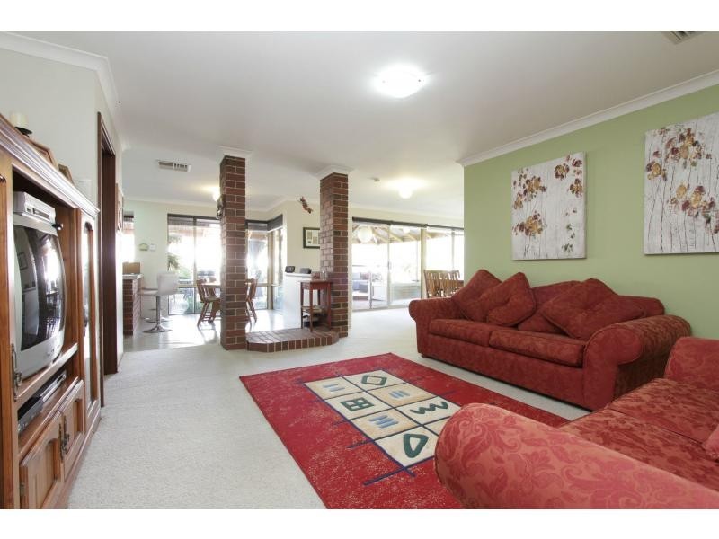 51 Addington Way, Marangaroo WA 6064