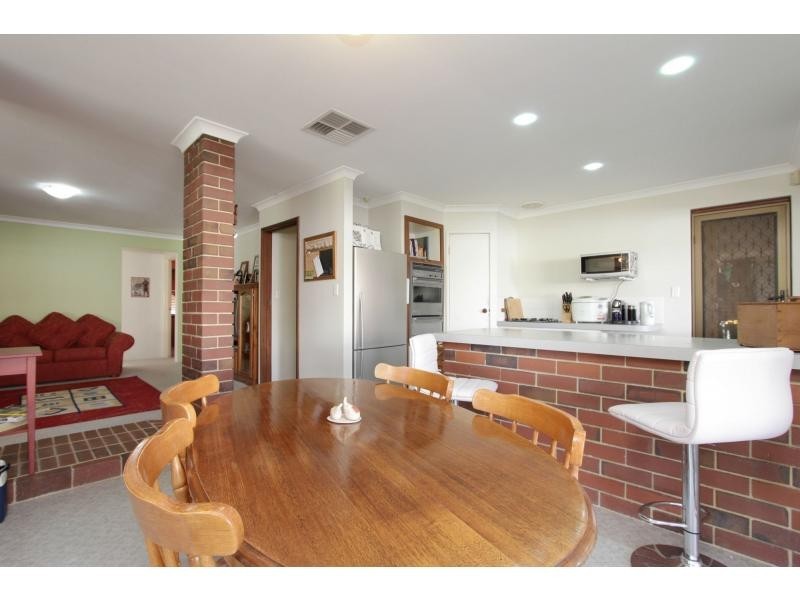 51 Addington Way, Marangaroo WA 6064