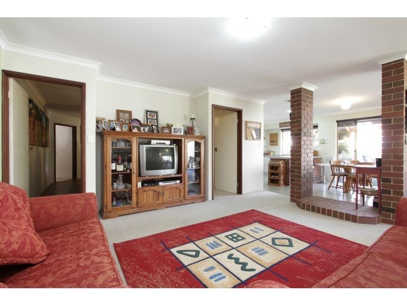 51 Addington Way, Marangaroo WA 6064