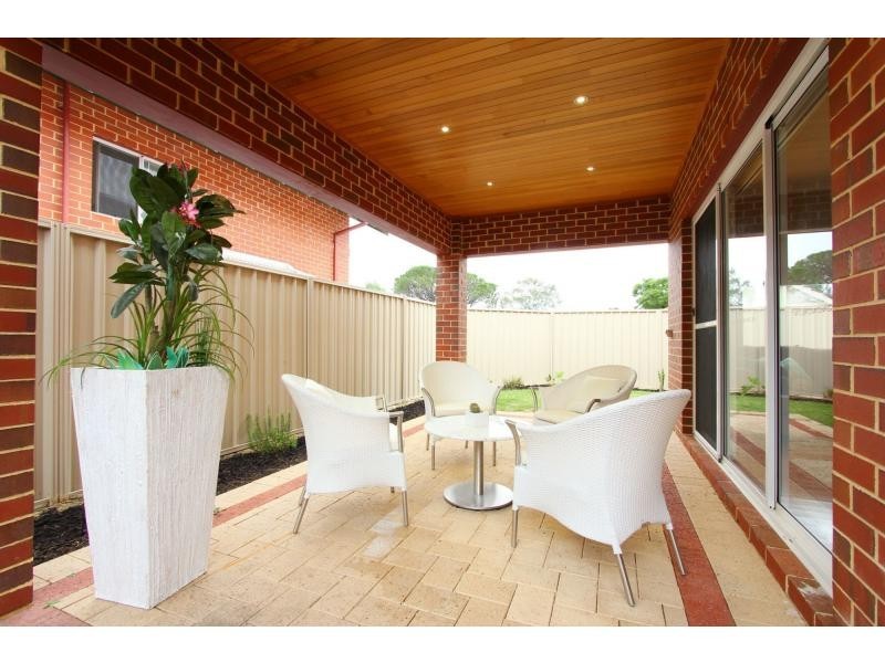 2/94 Kathleen Street, Bassendean WA 6054