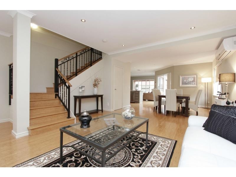 2/94 Kathleen Street, Bassendean WA 6054