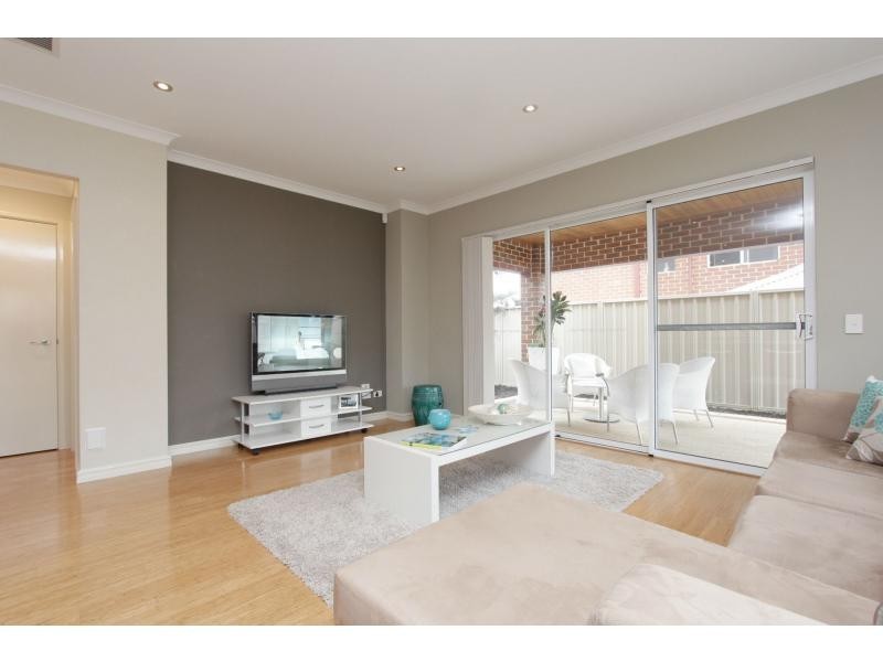 2/94 Kathleen Street, Bassendean WA 6054