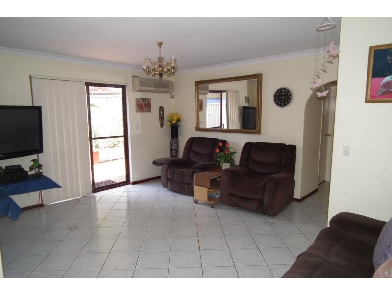 17 Bacon Place, Beechboro WA 6063