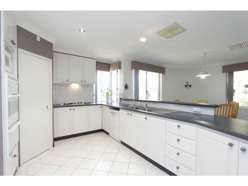 5 Buchanan Rise, Coogee WA 6166