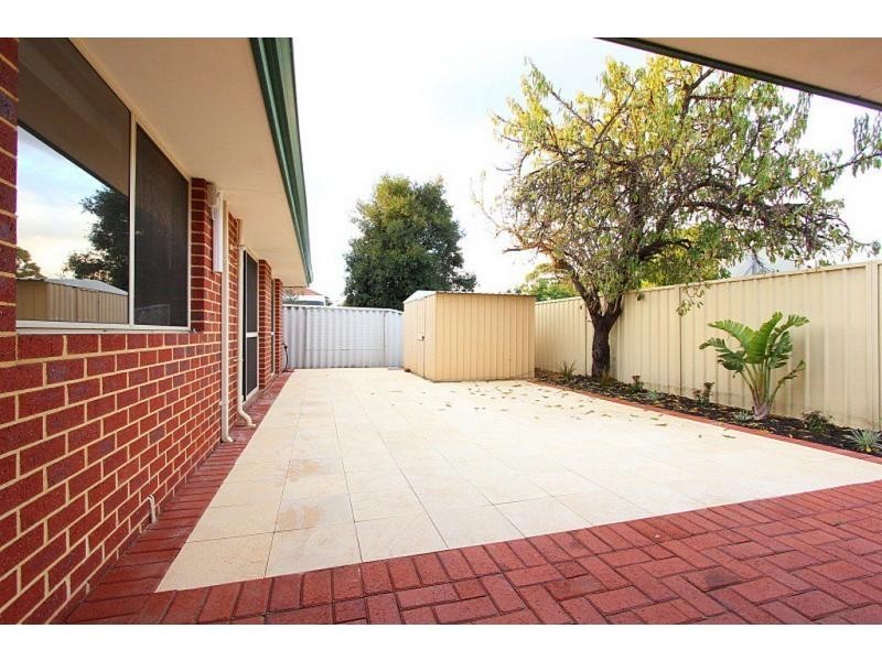 2/4 Saleham St, Lathlain WA 6100