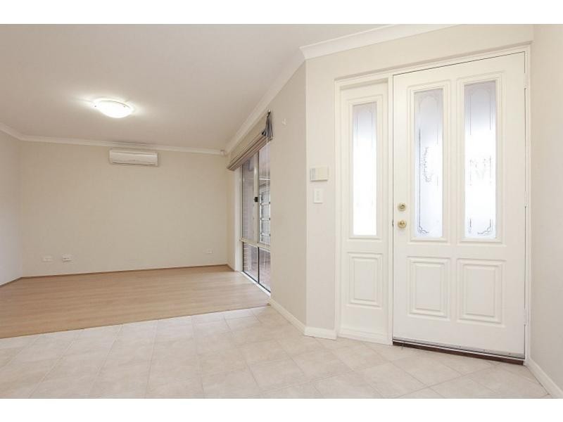 2/4 Saleham St, Lathlain WA 6100