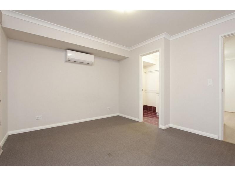 2/4 Saleham St, Lathlain WA 6100