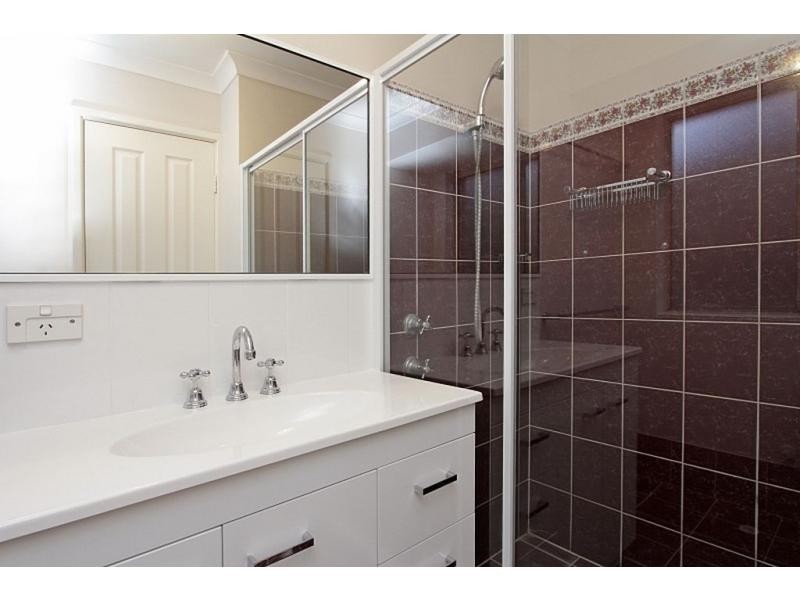 2/4 Saleham St, Lathlain WA 6100