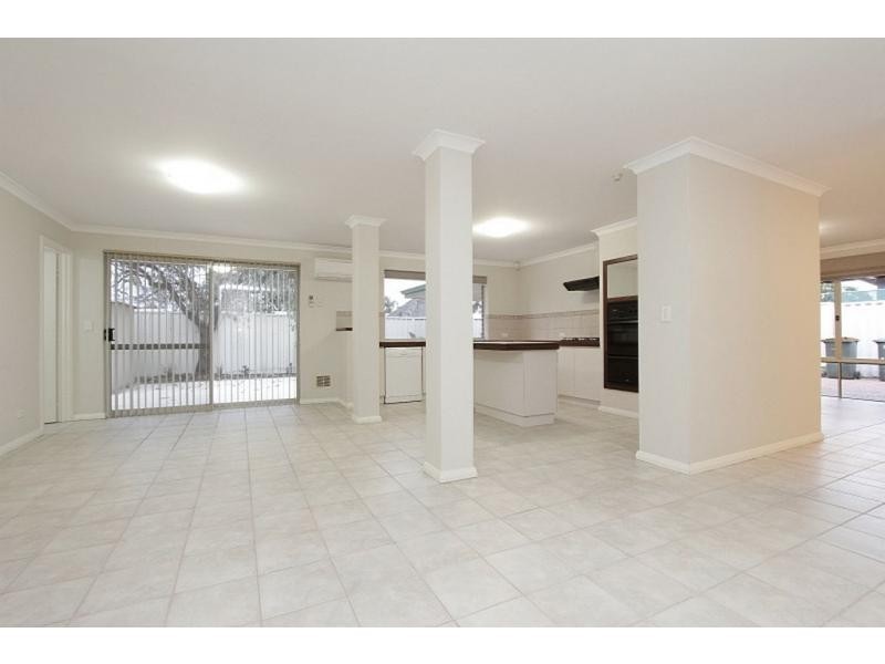 2/4 Saleham St, Lathlain WA 6100