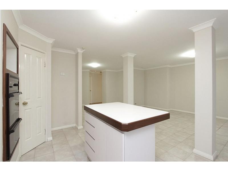 2/4 Saleham St, Lathlain WA 6100