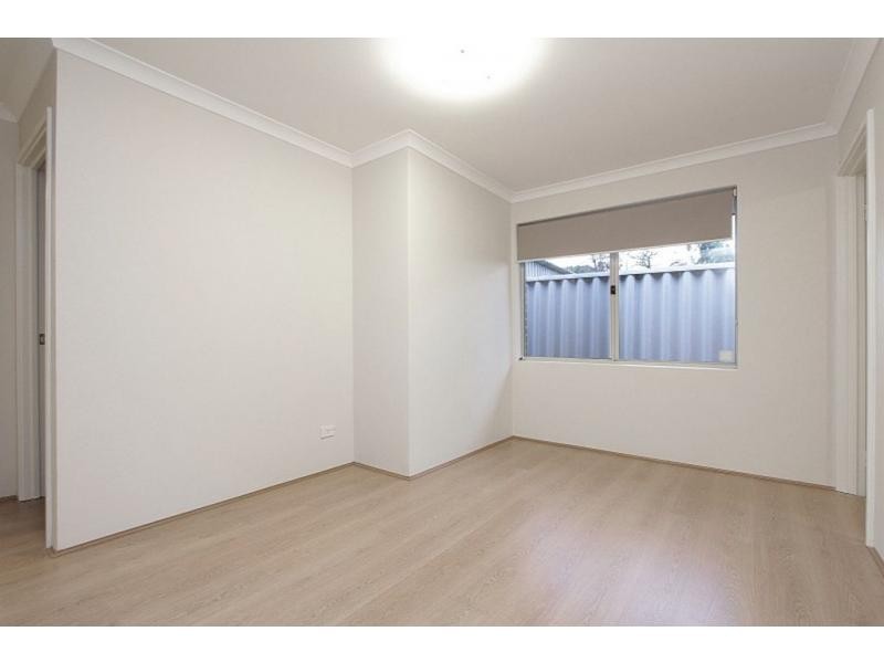 2/4 Saleham St, Lathlain WA 6100
