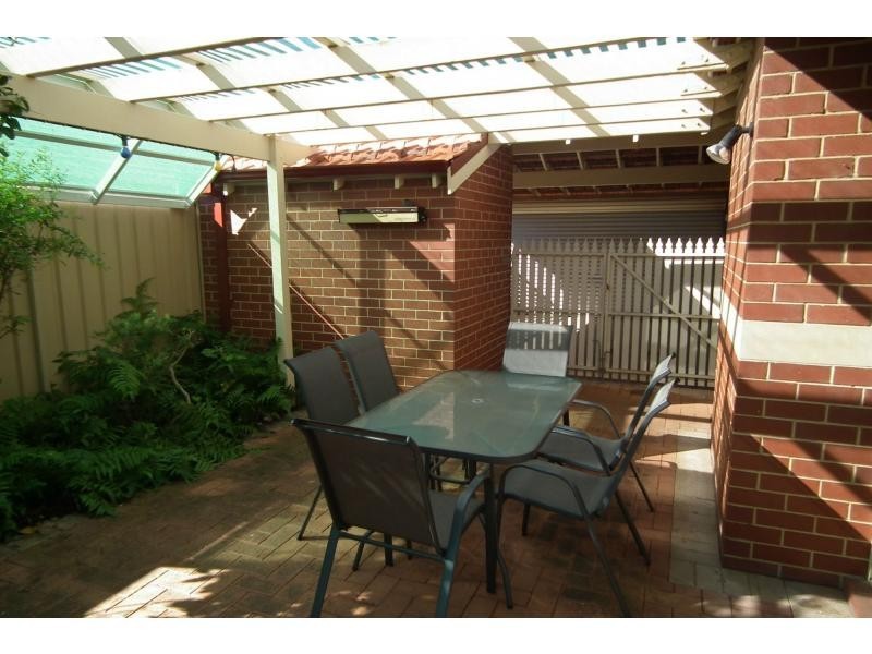 2/5 Susan Street, Maylands WA 6051