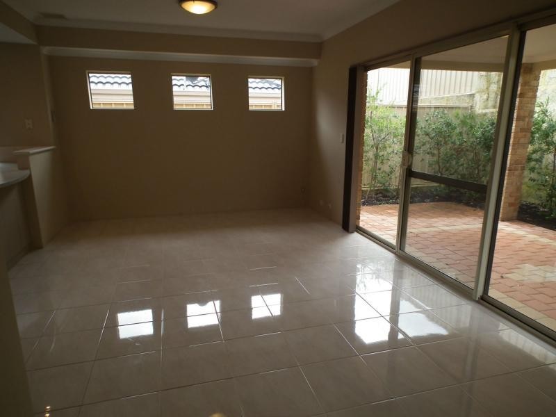 26B Sacramento Parade, Hocking WA 6065