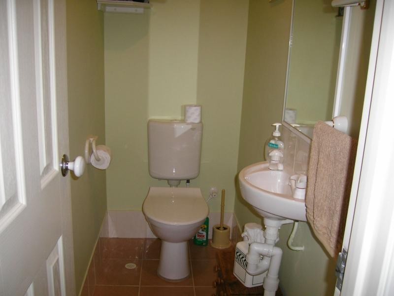 2/40 Stoneville Road, Mundaring WA 6073